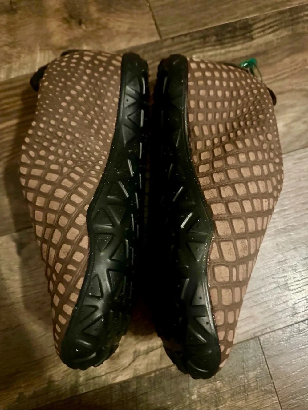 NWT Nike Kids Slip-On Casual Shoes in Brown size 5